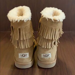 Tan Girls Ugg Boots Size 3